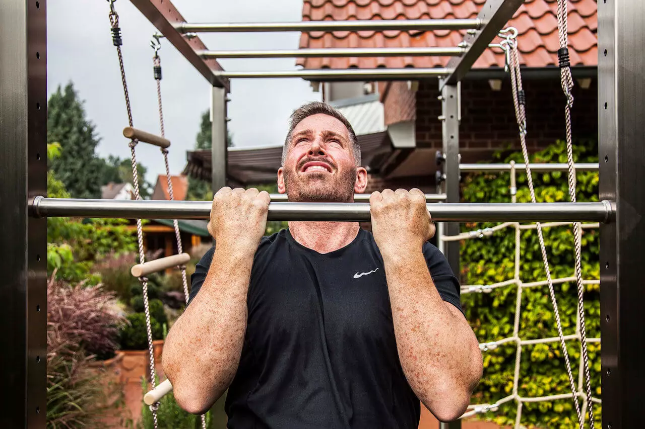 Barra Trazioni Da Porta Montaggio A Parete - Acciaio Spesso 1,5 Mm, Supporta 270 Kg, Impugnature In Gomma Antiscivolo, Per Trazioni E Travetti