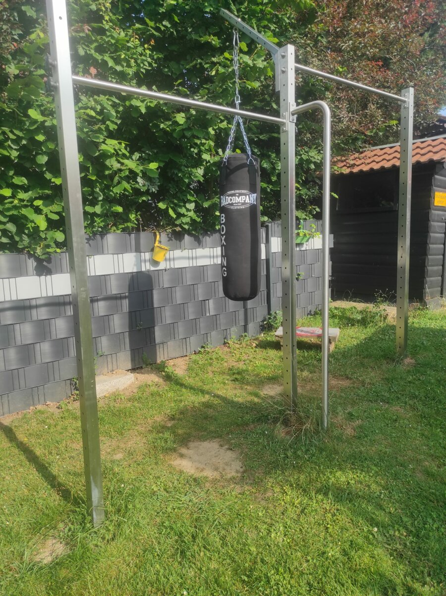 double bar Zugschwitze with punching bag holder from TOLYMP