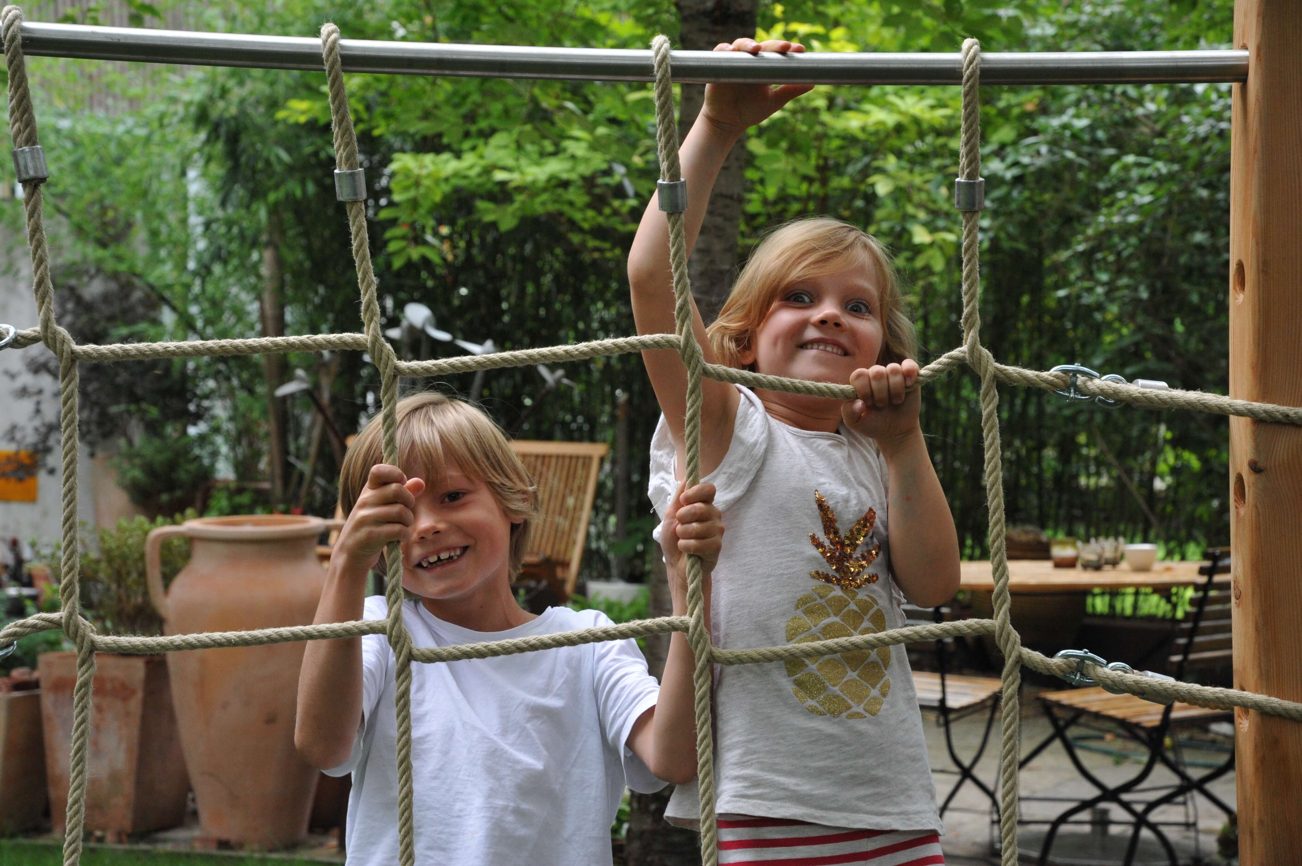 Climbing net 140x160 cm to extend a gymnastics bar