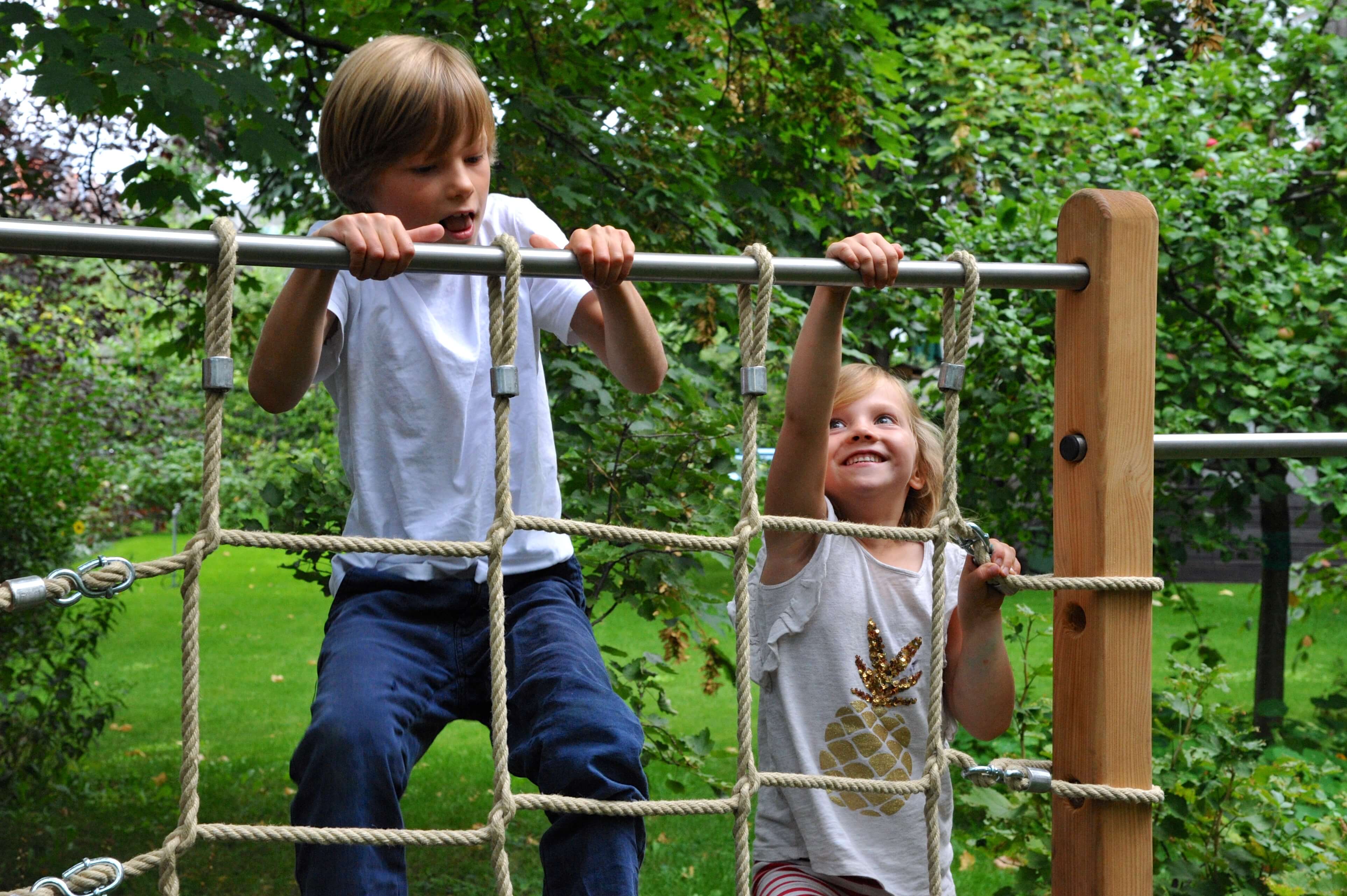 Climbing net 140x160 cm to extend a gymnastics bar